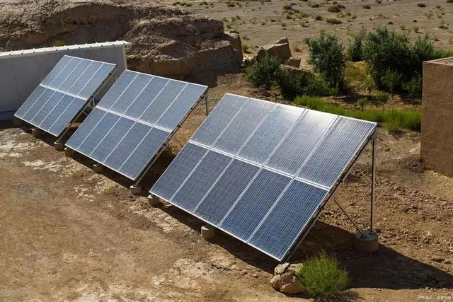 Painéis solares de diferentes tensões podem ser conectados em série ou paralelo?