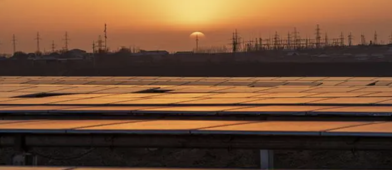 Visitando o Projeto Fotovoltaico Samarcanda no Uzbequistão